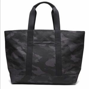 Camo tote bag banana republic NWT